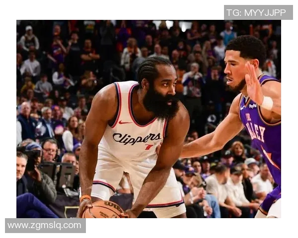 快船遭遇四连败！布克表现出色，格林伤退，科林斯高效，哈登全队最低得分